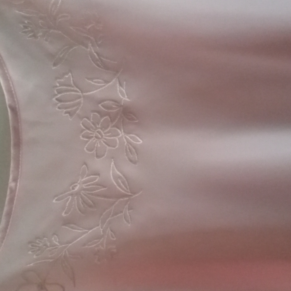 Morgan & Taylor intimates Ltd. Pink lingere